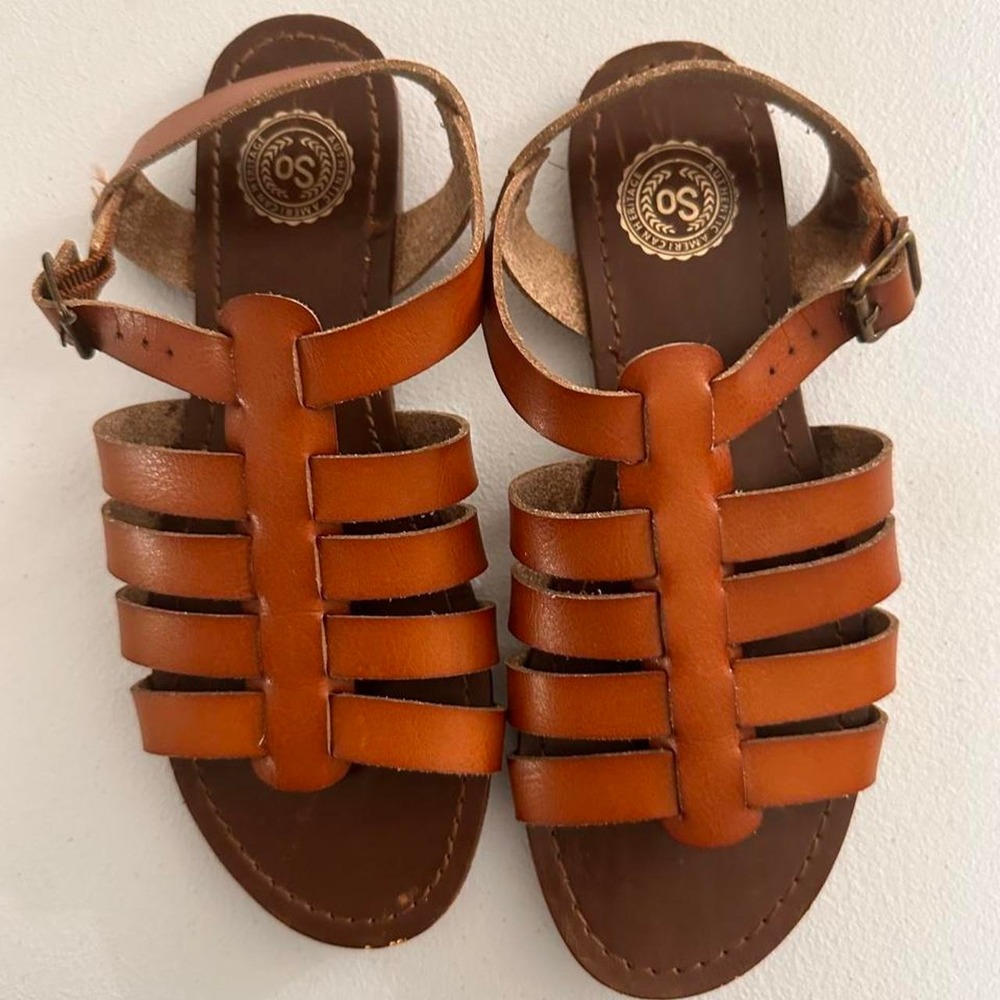 SO brown leather sandals with boho vibe womans size 6